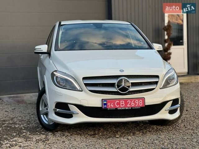 Белый Мерседес Б-класс, объемом двигателя 0 л и пробегом 82 тыс. км за 9800 $, фото 9 на Automoto.ua