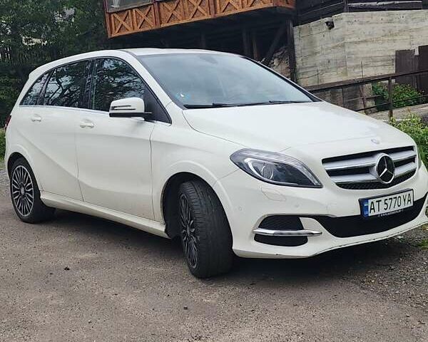 Белый Мерседес Б-класс, объемом двигателя 0 л и пробегом 123 тыс. км за 10900 $, фото 8 на Automoto.ua