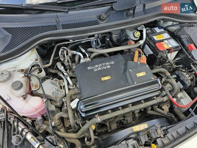 Білий Мерседес Б-клас, об'ємом двигуна 0 л та пробігом 175 тис. км за 12500 $, фото 31 на Automoto.ua