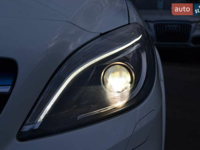 Білий Мерседес Б-клас, об'ємом двигуна 0 л та пробігом 104 тис. км за 10799 $, фото 47 на Automoto.ua