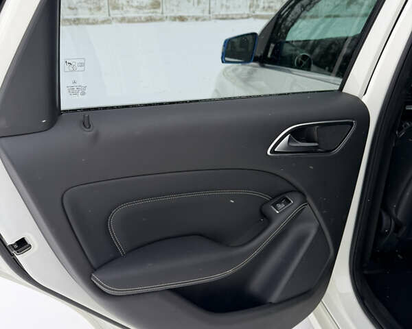 Білий Мерседес Б-клас, об'ємом двигуна 0 л та пробігом 99 тис. км за 10200 $, фото 16 на Automoto.ua