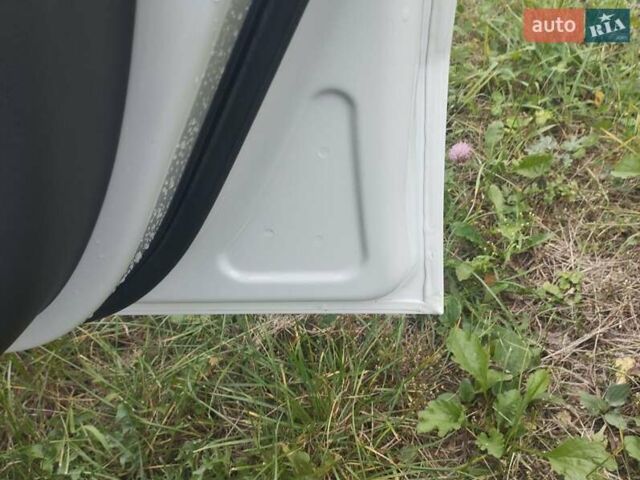 Білий Мерседес Б-клас, об'ємом двигуна 0 л та пробігом 93 тис. км за 9400 $, фото 8 на Automoto.ua