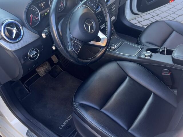 Белый Мерседес Б-класс, объемом двигателя 0 л и пробегом 82 тыс. км за 10500 $, фото 7 на Automoto.ua