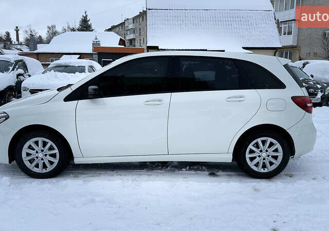 Белый Мерседес Б-класс, объемом двигателя 2.14 л и пробегом 236 тыс. км за 12600 $, фото 4 на Automoto.ua