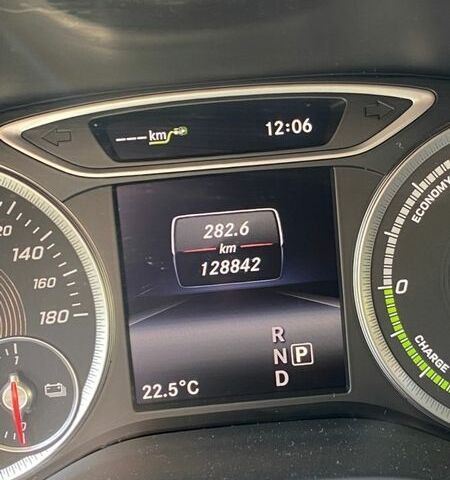 Белый Мерседес Б-класс, объемом двигателя 0 л и пробегом 128 тыс. км за 8000 $, фото 7 на Automoto.ua