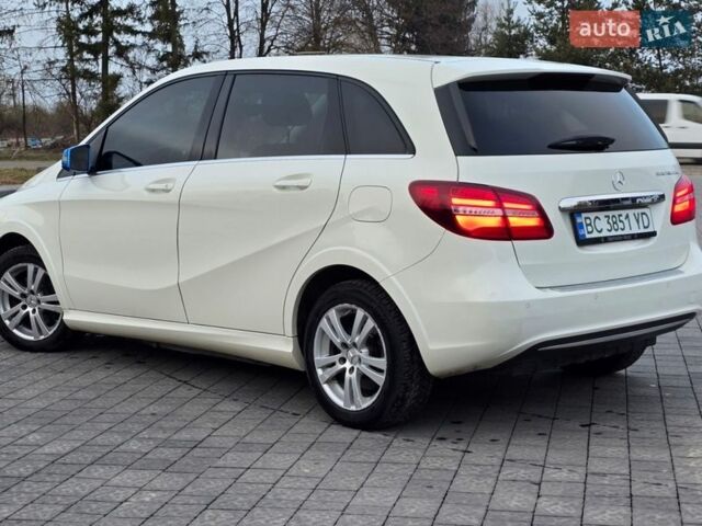 Білий Мерседес Б-клас, об'ємом двигуна 0 л та пробігом 115 тис. км за 9899 $, фото 2 на Automoto.ua