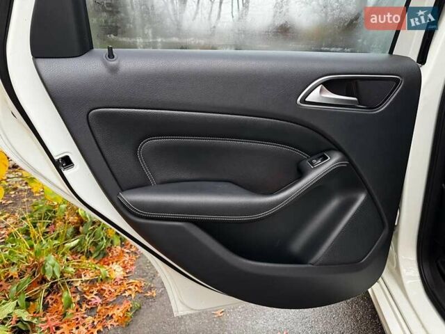 Белый Мерседес Б-класс, объемом двигателя 0 л и пробегом 120 тыс. км за 9440 $, фото 22 на Automoto.ua