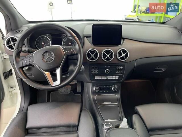 Белый Мерседес Б-класс, объемом двигателя 0 л и пробегом 73 тыс. км за 16900 $, фото 4 на Automoto.ua