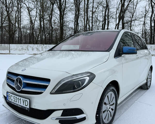 Білий Мерседес Б-клас, об'ємом двигуна 0 л та пробігом 99 тис. км за 10200 $, фото 10 на Automoto.ua