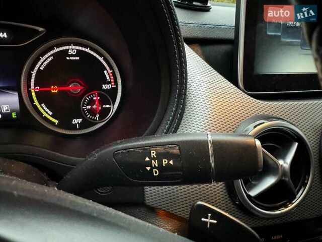 Белый Мерседес Б-класс, объемом двигателя 0 л и пробегом 120 тыс. км за 9440 $, фото 16 на Automoto.ua