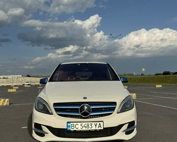 Білий Мерседес Б-клас, об'ємом двигуна 0 л та пробігом 156 тис. км за 9400 $, фото 7 на Automoto.ua