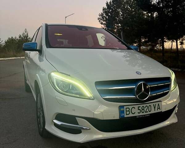 Білий Мерседес Б-клас, об'ємом двигуна 0 л та пробігом 146 тис. км за 11300 $, фото 7 на Automoto.ua