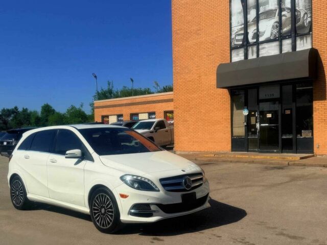 Белый Мерседес Б-класс, объемом двигателя 0 л и пробегом 75 тыс. км за 9900 $, фото 2 на Automoto.ua