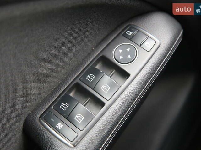 Белый Мерседес Б-класс, объемом двигателя 0 л и пробегом 158 тыс. км за 9500 $, фото 22 на Automoto.ua