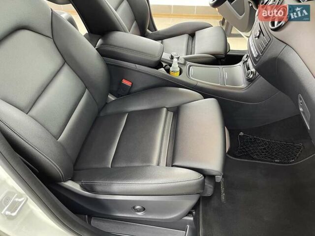 Белый Мерседес Б-класс, объемом двигателя 0 л и пробегом 73 тыс. км за 16900 $, фото 13 на Automoto.ua