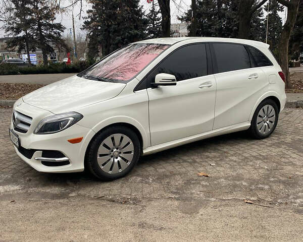 Білий Мерседес Б-клас, об'ємом двигуна 0 л та пробігом 113 тис. км за 10500 $, фото 14 на Automoto.ua