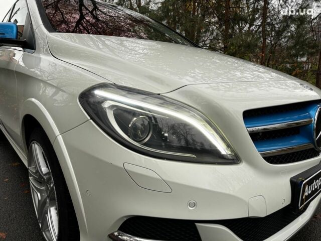 Белый Мерседес Б-класс, объемом двигателя 0 л и пробегом 120 тыс. км за 9440 $, фото 3 на Automoto.ua