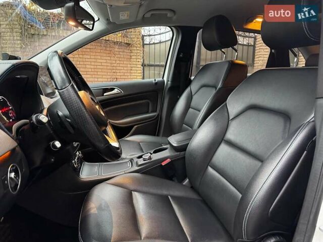 Белый Мерседес Б-класс, объемом двигателя 0 л и пробегом 120 тыс. км за 9440 $, фото 23 на Automoto.ua