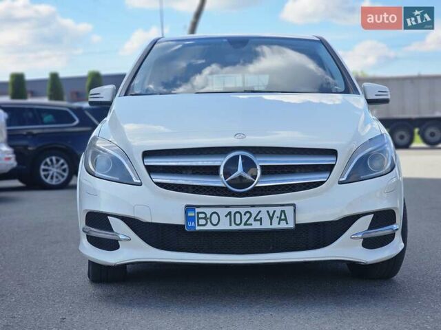 Білий Мерседес Б-клас, об'ємом двигуна 0 л та пробігом 175 тис. км за 12500 $, фото 3 на Automoto.ua