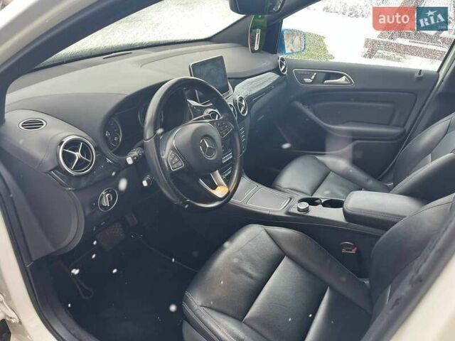 Белый Мерседес Б-класс, объемом двигателя 0 л и пробегом 104 тыс. км за 11300 $, фото 28 на Automoto.ua