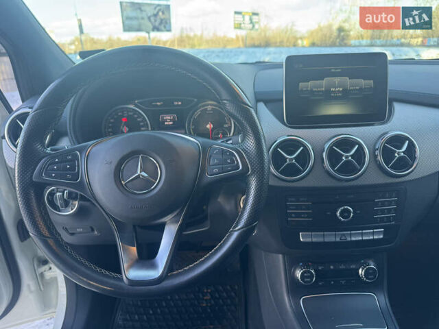 Белый Мерседес Б-класс, объемом двигателя 0 л и пробегом 88 тыс. км за 10800 $, фото 8 на Automoto.ua