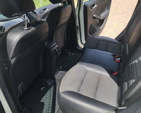 Белый Мерседес Б-класс, объемом двигателя 0 л и пробегом 123 тыс. км за 10900 $, фото 17 на Automoto.ua