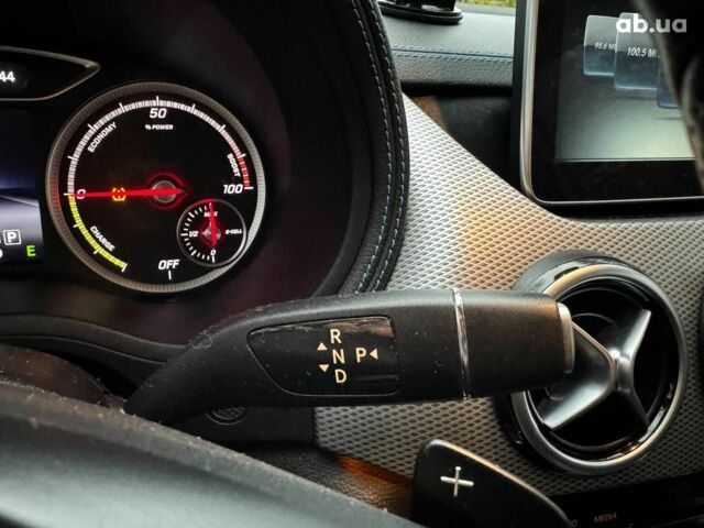 Белый Мерседес Б-класс, объемом двигателя 0 л и пробегом 120 тыс. км за 9440 $, фото 16 на Automoto.ua