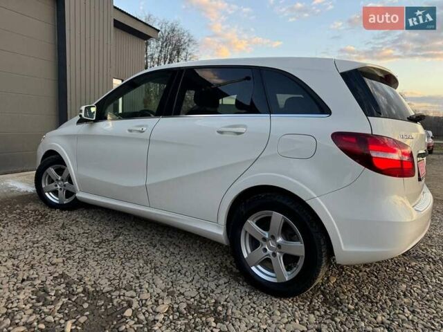 Белый Мерседес Б-класс, объемом двигателя 0 л и пробегом 82 тыс. км за 9800 $, фото 27 на Automoto.ua