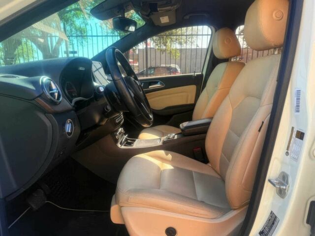 Белый Мерседес Б-класс, объемом двигателя 0 л и пробегом 75 тыс. км за 9900 $, фото 7 на Automoto.ua