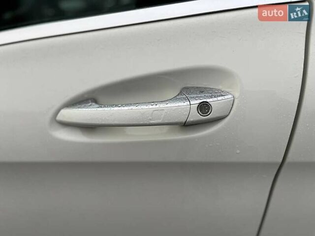 Белый Мерседес Б-класс, объемом двигателя 0 л и пробегом 104 тыс. км за 11300 $, фото 10 на Automoto.ua