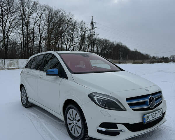 Білий Мерседес Б-клас, об'ємом двигуна 0 л та пробігом 99 тис. км за 10200 $, фото 6 на Automoto.ua