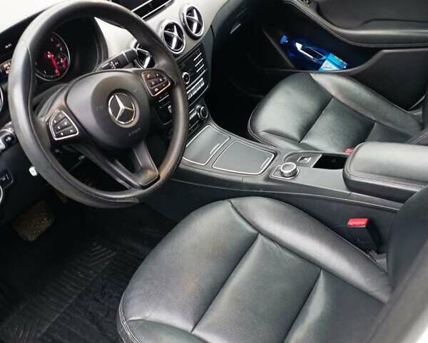 Белый Мерседес Б-класс, объемом двигателя 1.5 л и пробегом 323 тыс. км за 10300 $, фото 10 на Automoto.ua