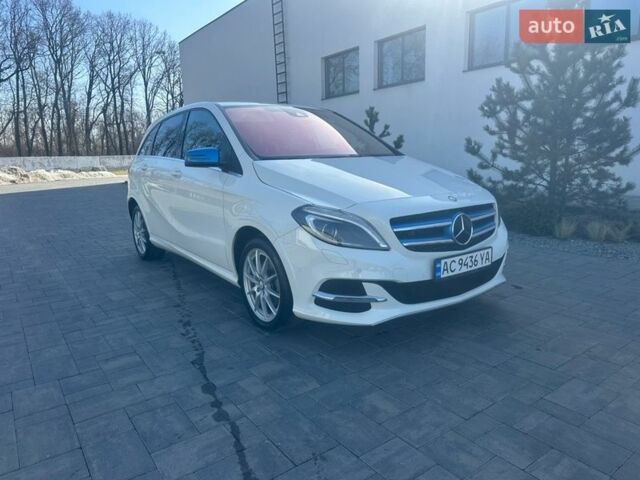 Білий Мерседес Б-клас, об'ємом двигуна 0 л та пробігом 70 тис. км за 10900 $, фото 2 на Automoto.ua