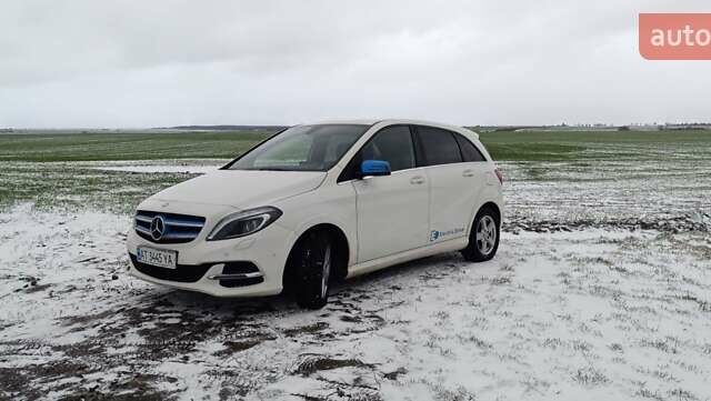 Білий Мерседес Б-клас, об'ємом двигуна 0 л та пробігом 120 тис. км за 10000 $, фото 1 на Automoto.ua