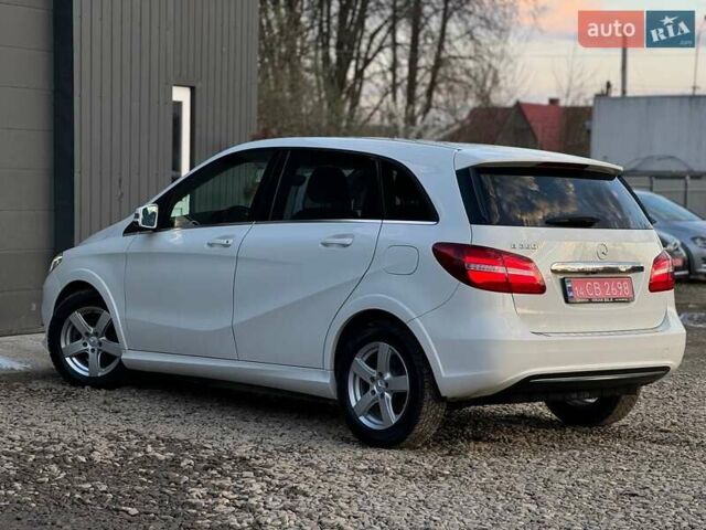 Белый Мерседес Б-класс, объемом двигателя 0 л и пробегом 82 тыс. км за 9800 $, фото 21 на Automoto.ua