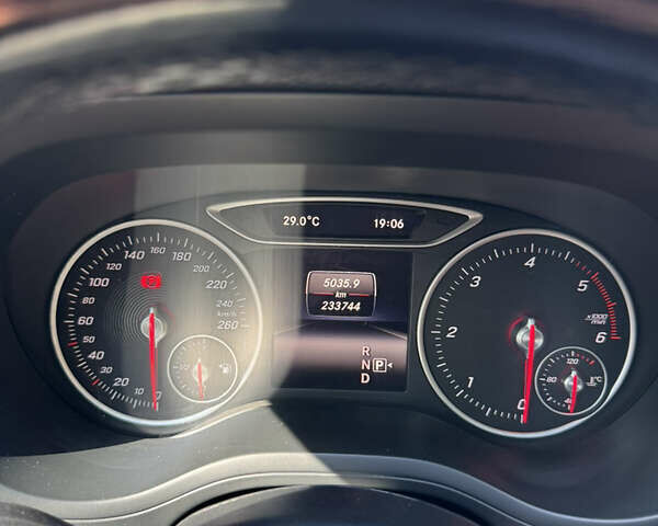 Белый Мерседес Б-класс, объемом двигателя 2.14 л и пробегом 238 тыс. км за 12000 $, фото 22 на Automoto.ua