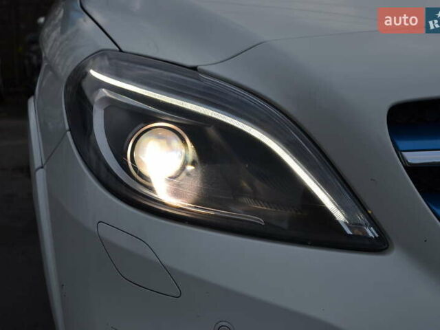 Білий Мерседес Б-клас, об'ємом двигуна 0 л та пробігом 104 тис. км за 10799 $, фото 46 на Automoto.ua