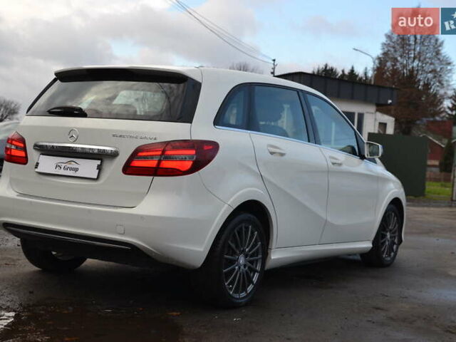 Білий Мерседес Б-клас, об'ємом двигуна 0 л та пробігом 104 тис. км за 10799 $, фото 7 на Automoto.ua