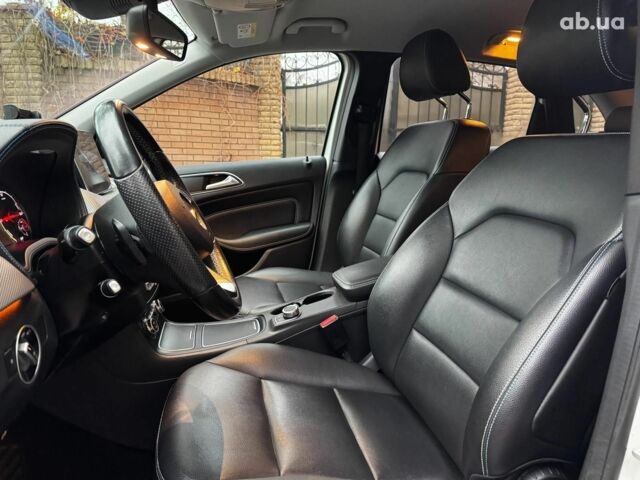 Белый Мерседес Б-класс, объемом двигателя 0 л и пробегом 120 тыс. км за 9440 $, фото 22 на Automoto.ua