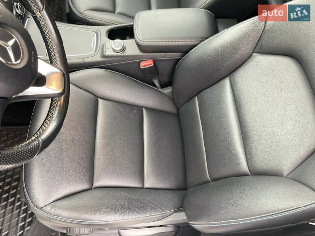 Белый Мерседес Б-класс, объемом двигателя 0 л и пробегом 103 тыс. км за 9500 $, фото 18 на Automoto.ua