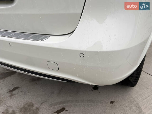 Білий Мерседес Б-клас, об'ємом двигуна 0 л та пробігом 54 тис. км за 11800 $, фото 27 на Automoto.ua