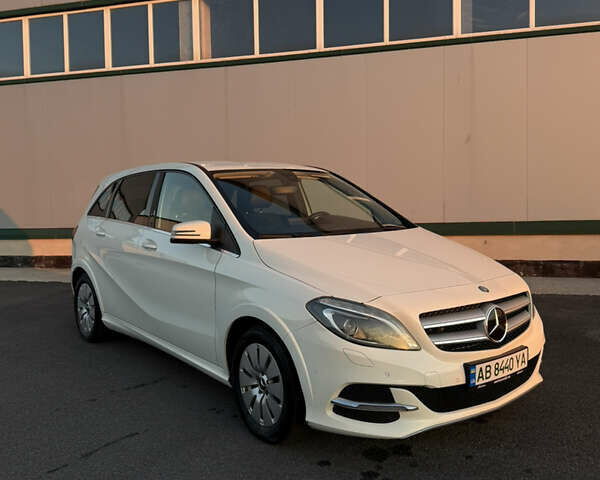 Белый Мерседес Б-класс, объемом двигателя 0 л и пробегом 81 тыс. км за 10950 $, фото 80 на Automoto.ua