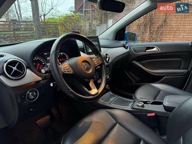 Белый Мерседес Б-класс, объемом двигателя 0 л и пробегом 120 тыс. км за 9440 $, фото 11 на Automoto.ua