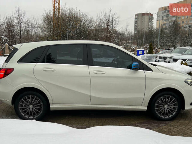 Белый Мерседес Б-класс, объемом двигателя 0 л и пробегом 146 тыс. км за 11700 $, фото 7 на Automoto.ua