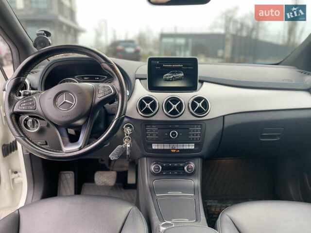 Белый Мерседес Б-класс, объемом двигателя 0 л и пробегом 103 тыс. км за 9500 $, фото 20 на Automoto.ua