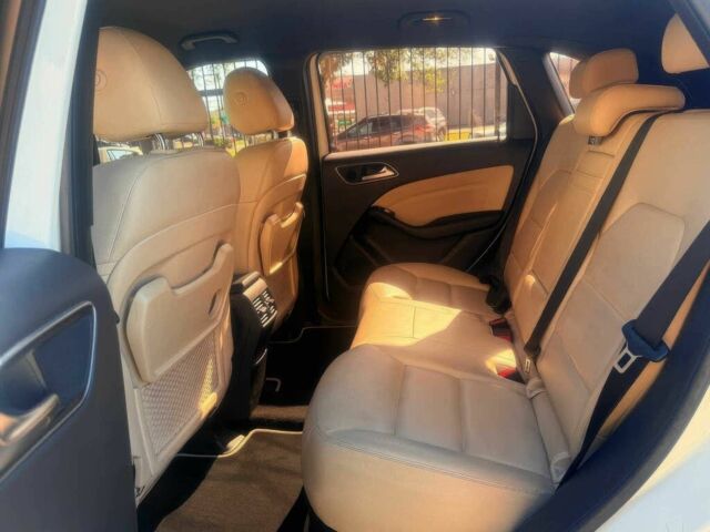 Белый Мерседес Б-класс, объемом двигателя 0 л и пробегом 75 тыс. км за 9900 $, фото 12 на Automoto.ua