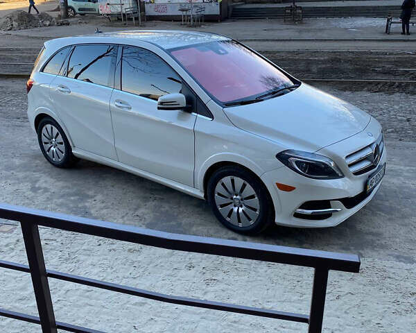 Білий Мерседес Б-клас, об'ємом двигуна 0 л та пробігом 113 тис. км за 10500 $, фото 11 на Automoto.ua