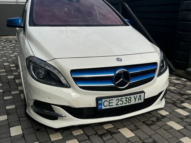 Белый Мерседес Б-класс, объемом двигателя 0 л и пробегом 132 тыс. км за 10500 $, фото 1 на Automoto.ua