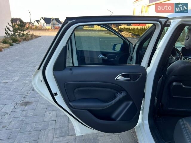 Білий Мерседес Б-клас, об'ємом двигуна 0 л та пробігом 83 тис. км за 10850 $, фото 17 на Automoto.ua