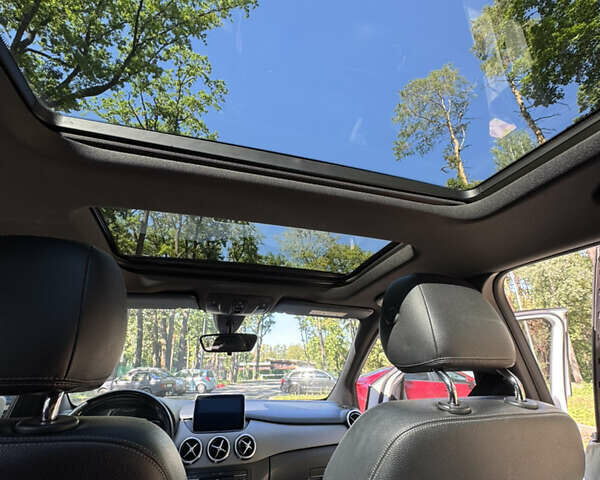 Белый Мерседес Б-класс, объемом двигателя 2.14 л и пробегом 238 тыс. км за 12000 $, фото 20 на Automoto.ua